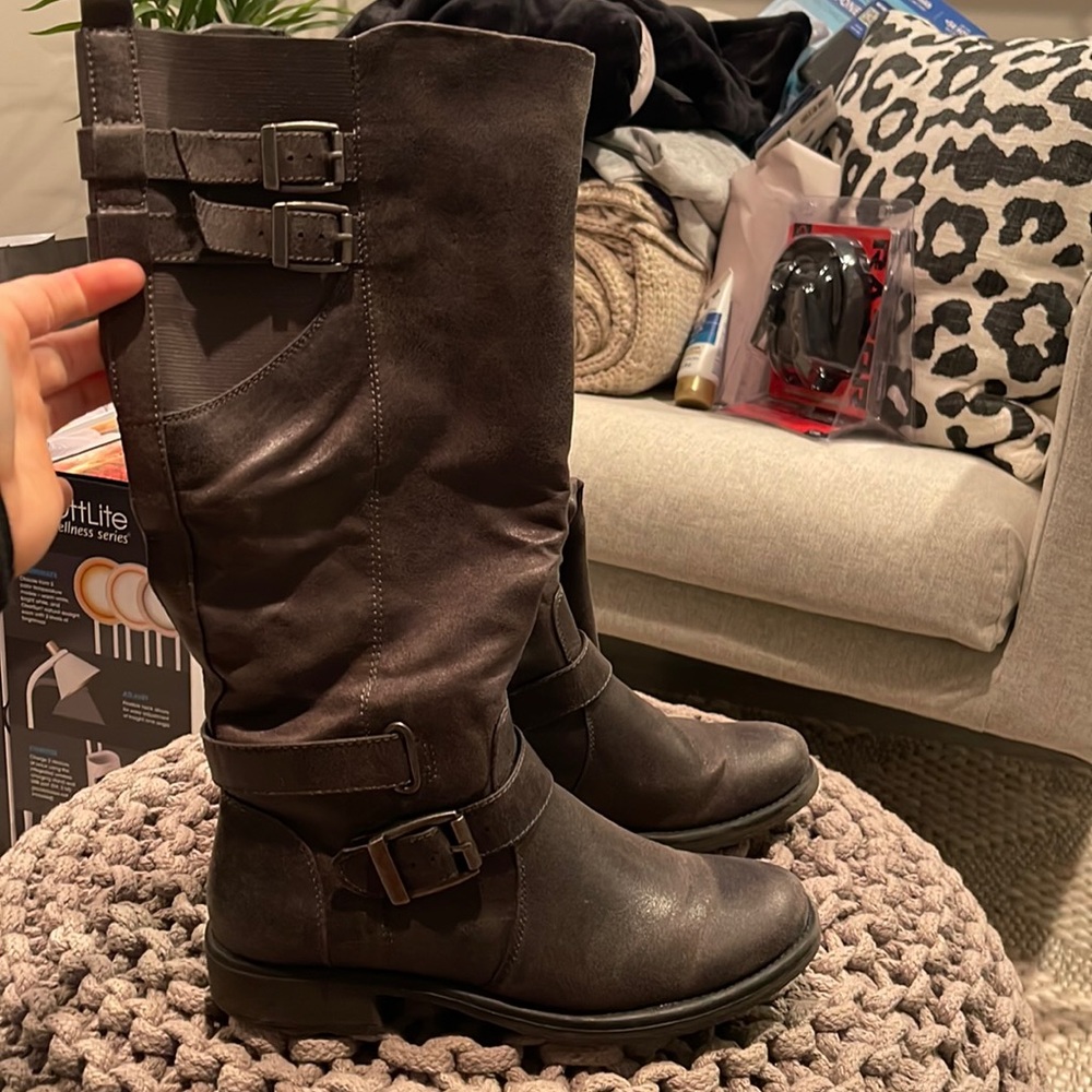Bare Traps tall boot